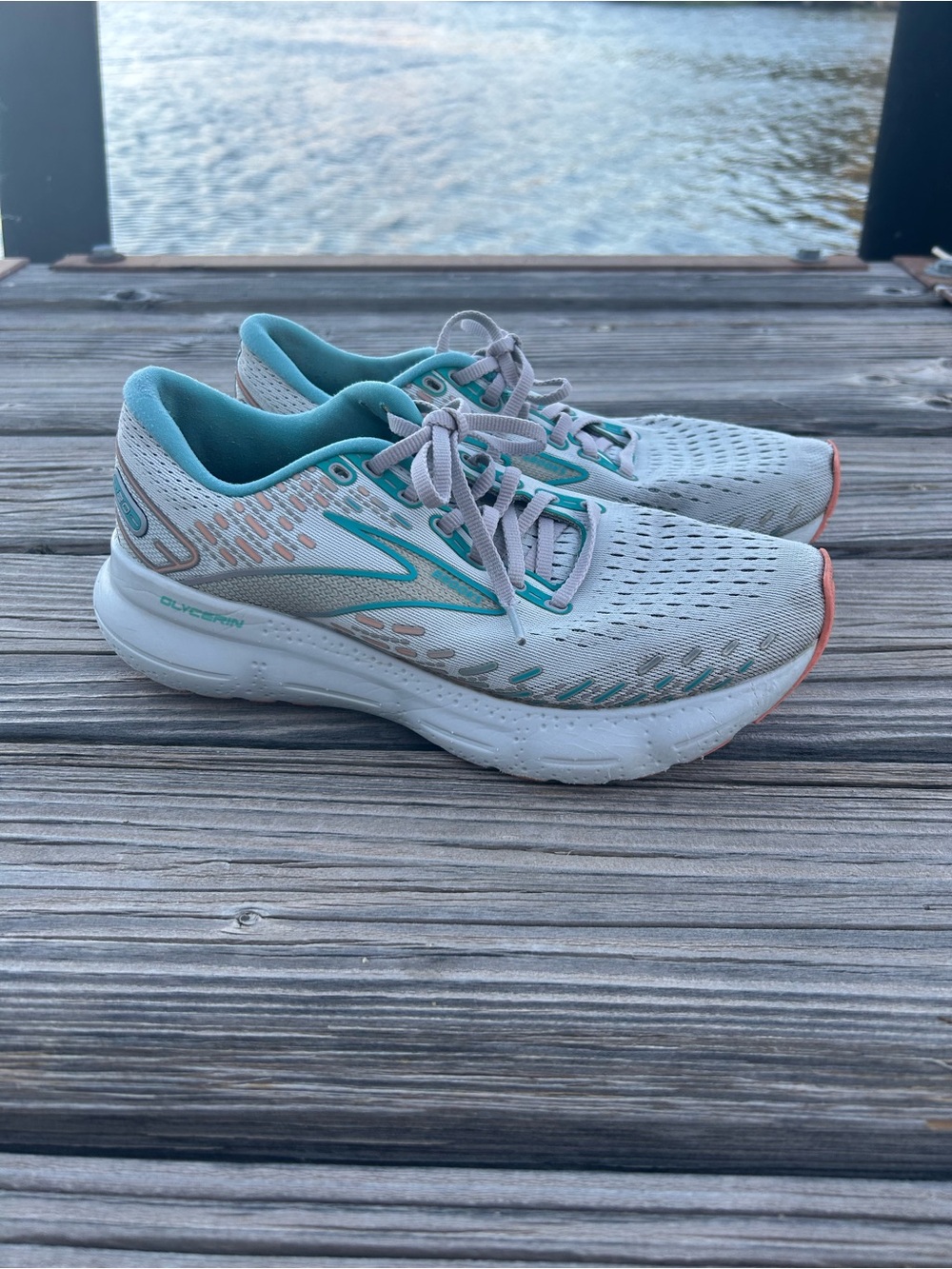 EUC Women’s Brooks  Glycerin 20 Running Shoes